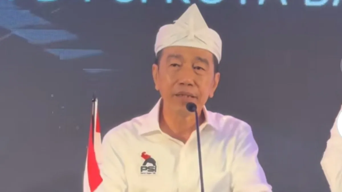 Jokowi Tunjukkan Kartu Anggota PSI, Ungkap Sudah Jadi Kader Sejak 14 Oktober 2025