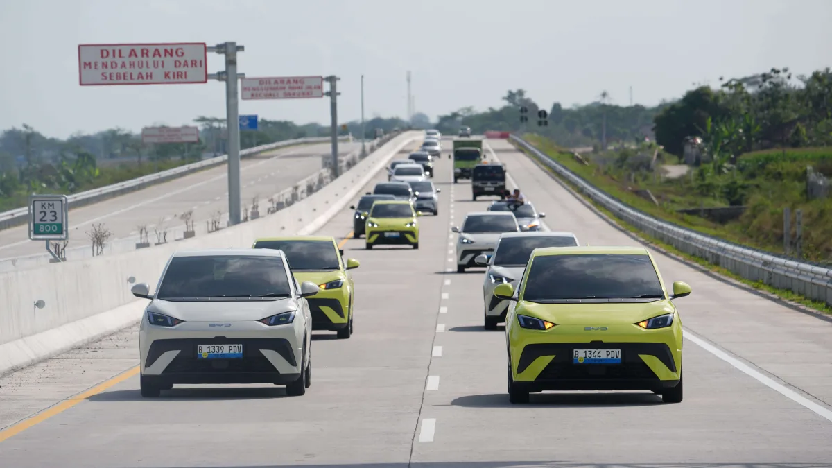 Makin Perkasa! Tak Puas Rajai Pasar Mobil, BYD Kini Rambah Bisnis Kereta Listrik Industri