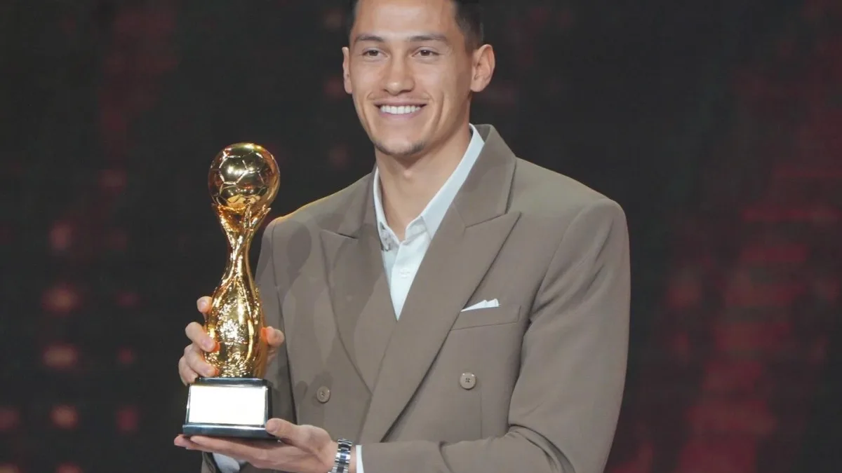 Absen Karena Cedera Paha, Jay Idzes Tetap Rayakan Gelar Juara ASEAN Cup 2026