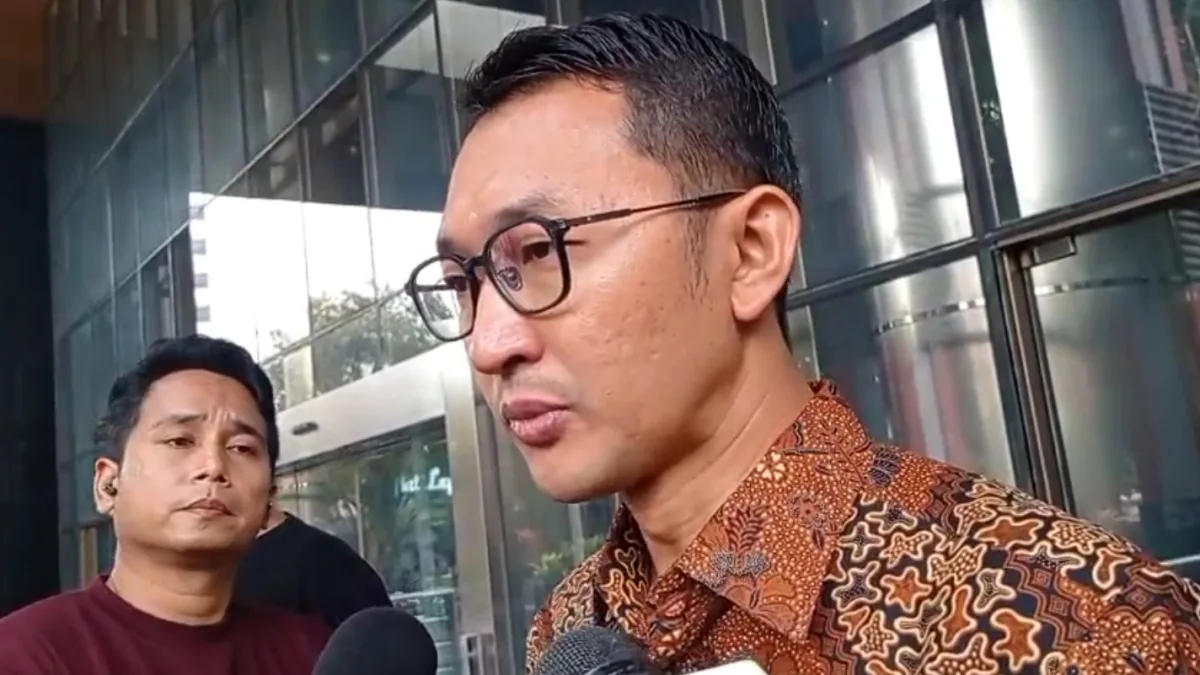 Bupati Klaten Hamenang Tiba di KPK, Diduga Suap Auditor BPK