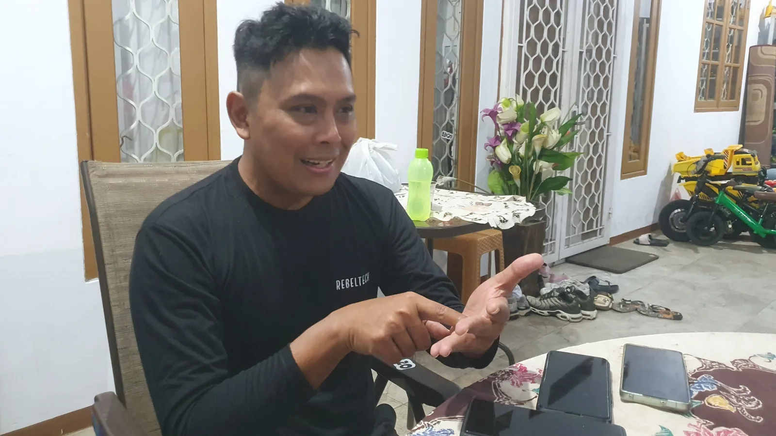 Uji Nyali di Gunung Anak Krakatau, Tiga Kali Terjatuh di Medan Ekstrem